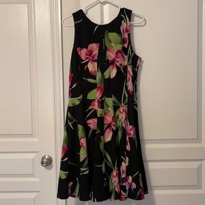 Beautiful Dress  that reminds me of Hawaii